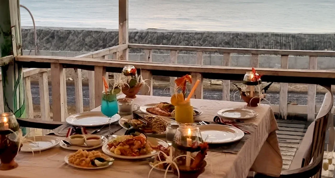 Sea Mount Beach Cafe in Inani beach